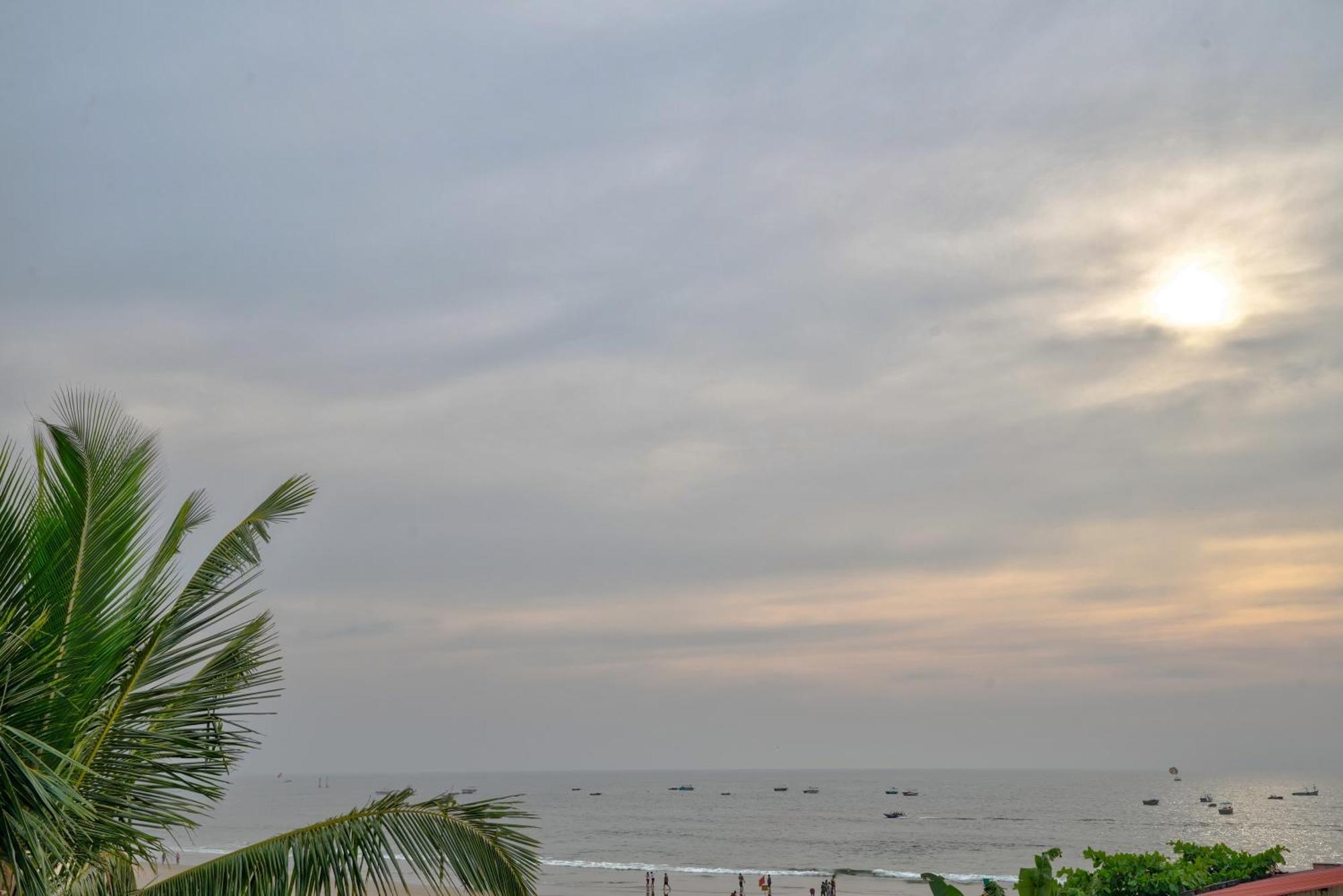 Hotel Salty Waves Baga Buitenkant foto