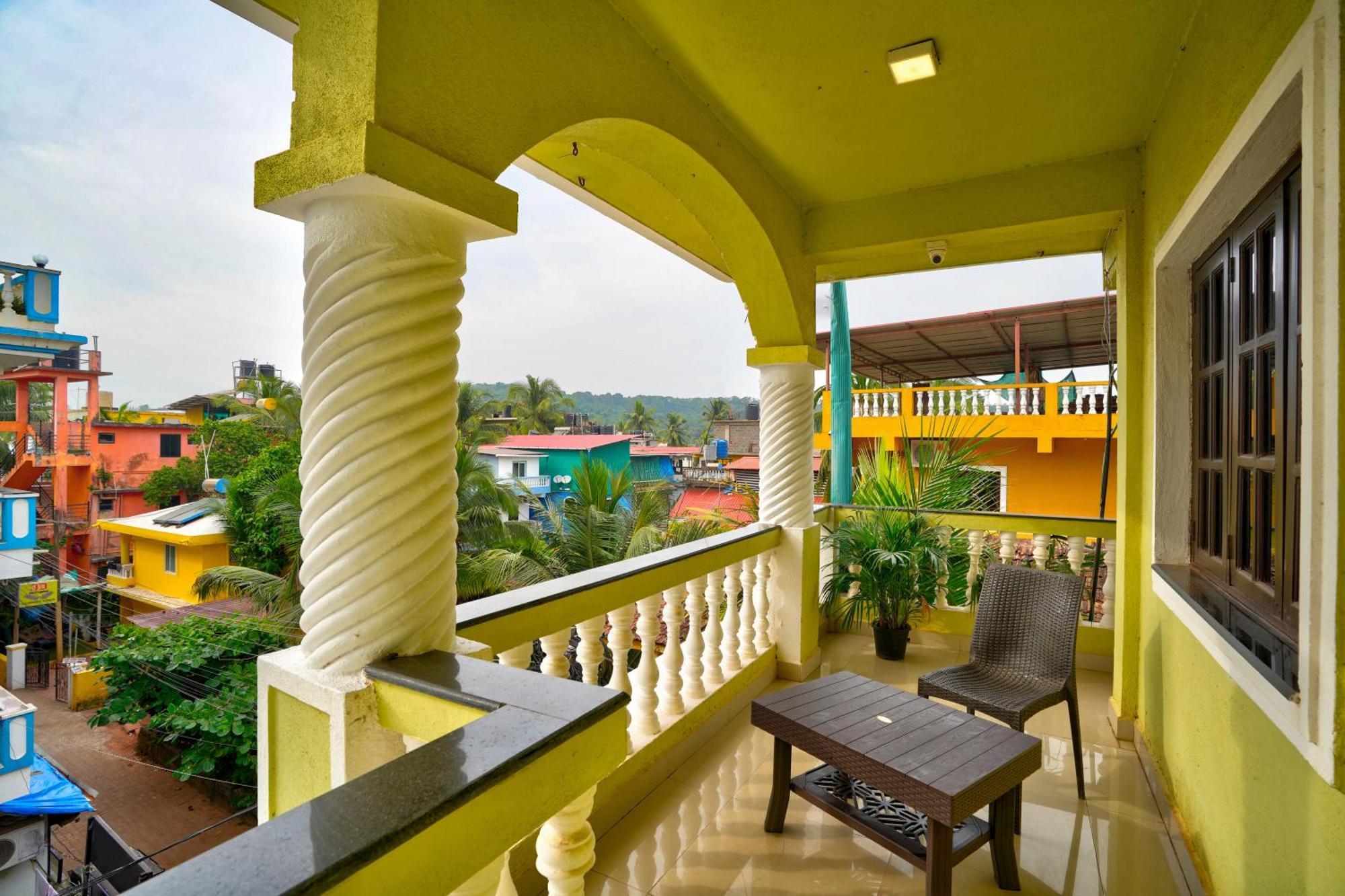 Hotel Salty Waves Baga Buitenkant foto