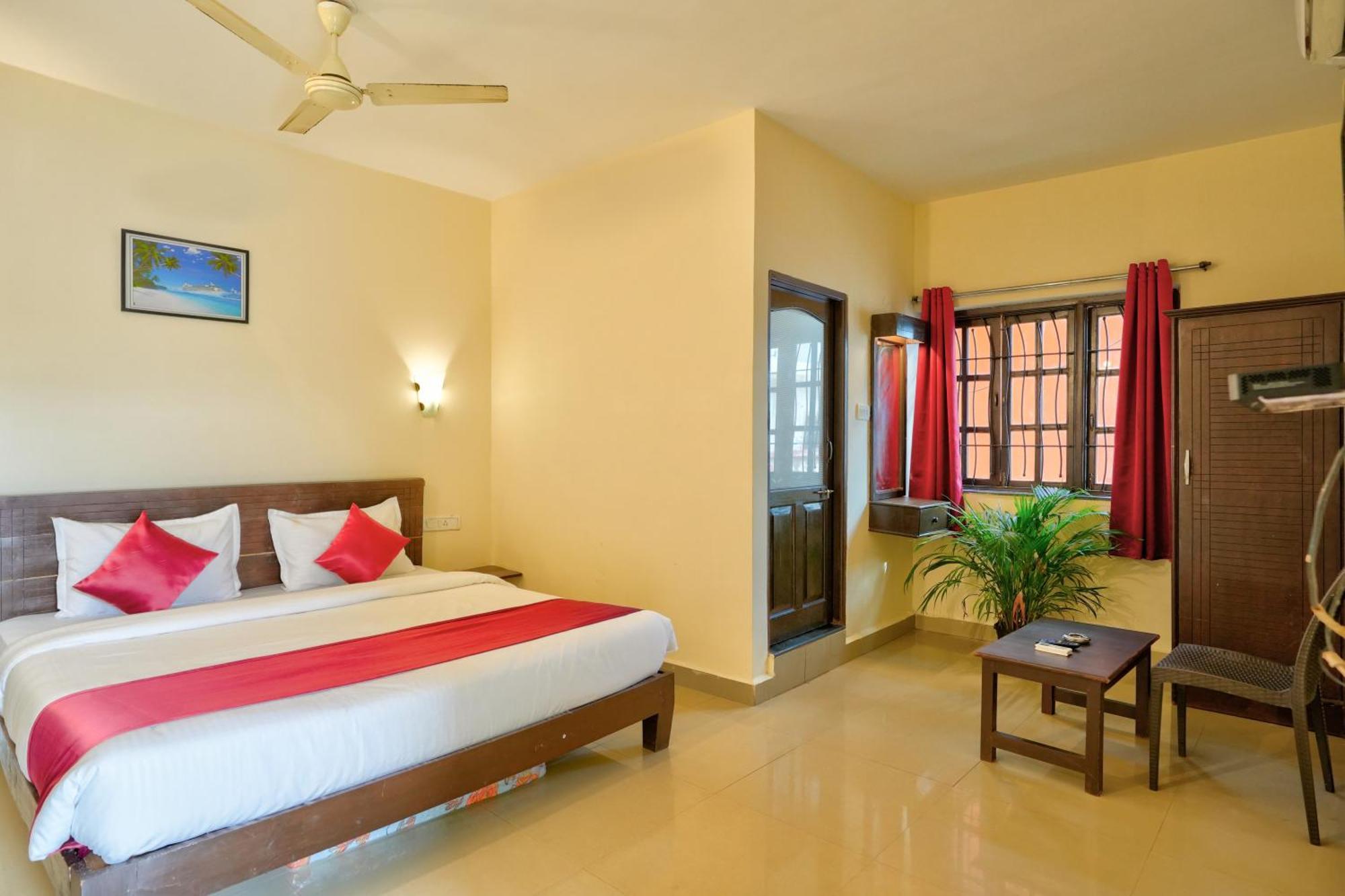 Hotel Salty Waves Baga Buitenkant foto