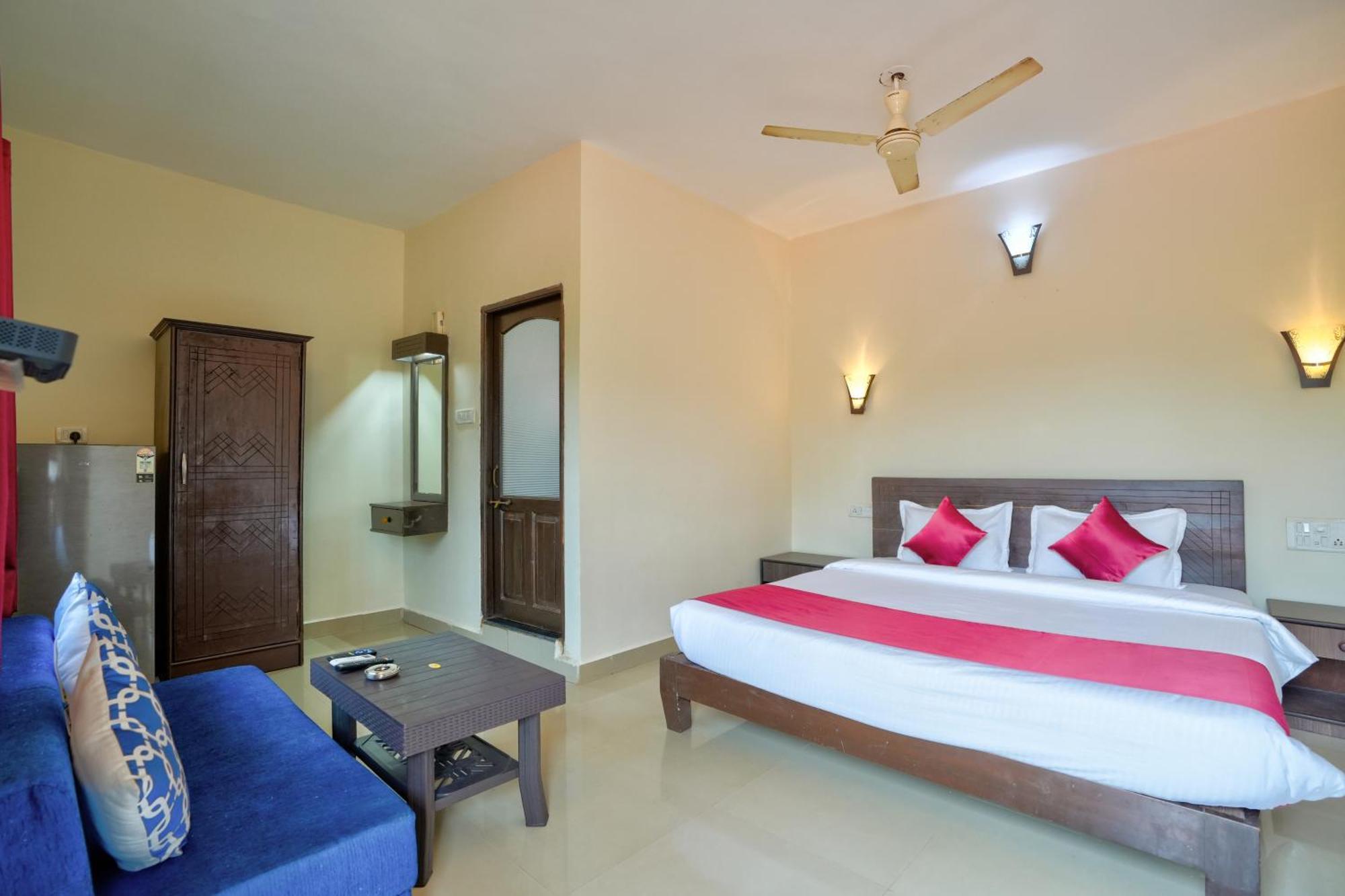 Hotel Salty Waves Baga Buitenkant foto