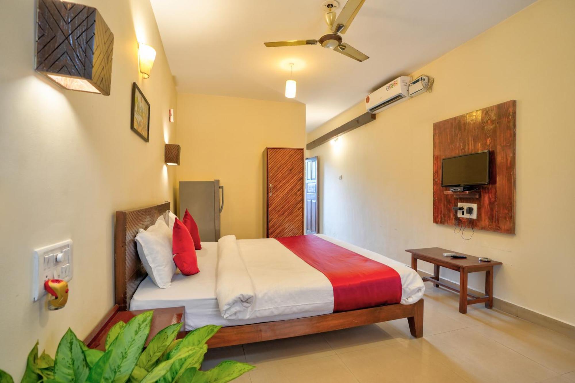 Hotel Salty Waves Baga Buitenkant foto