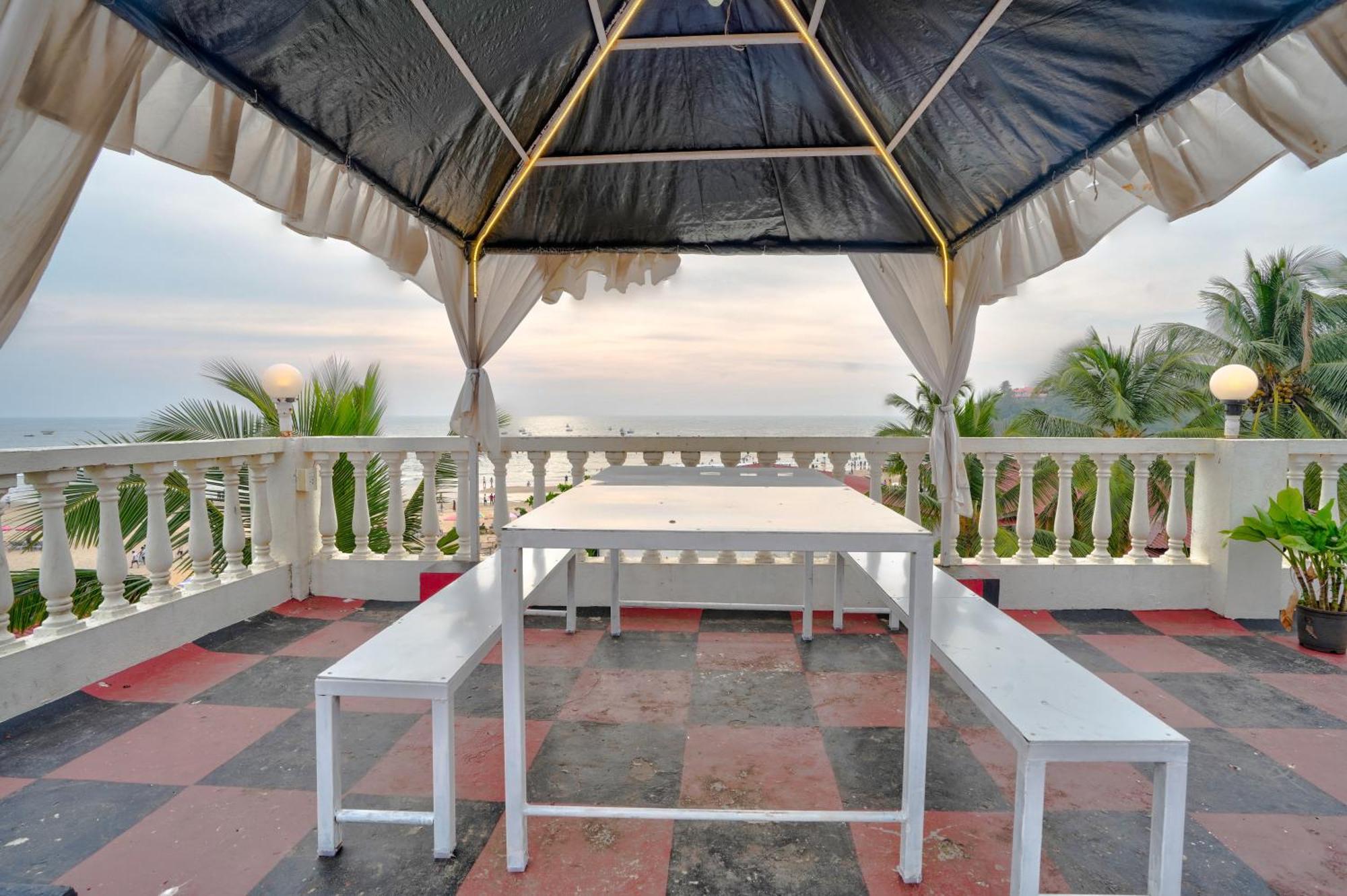 Hotel Salty Waves Baga Buitenkant foto
