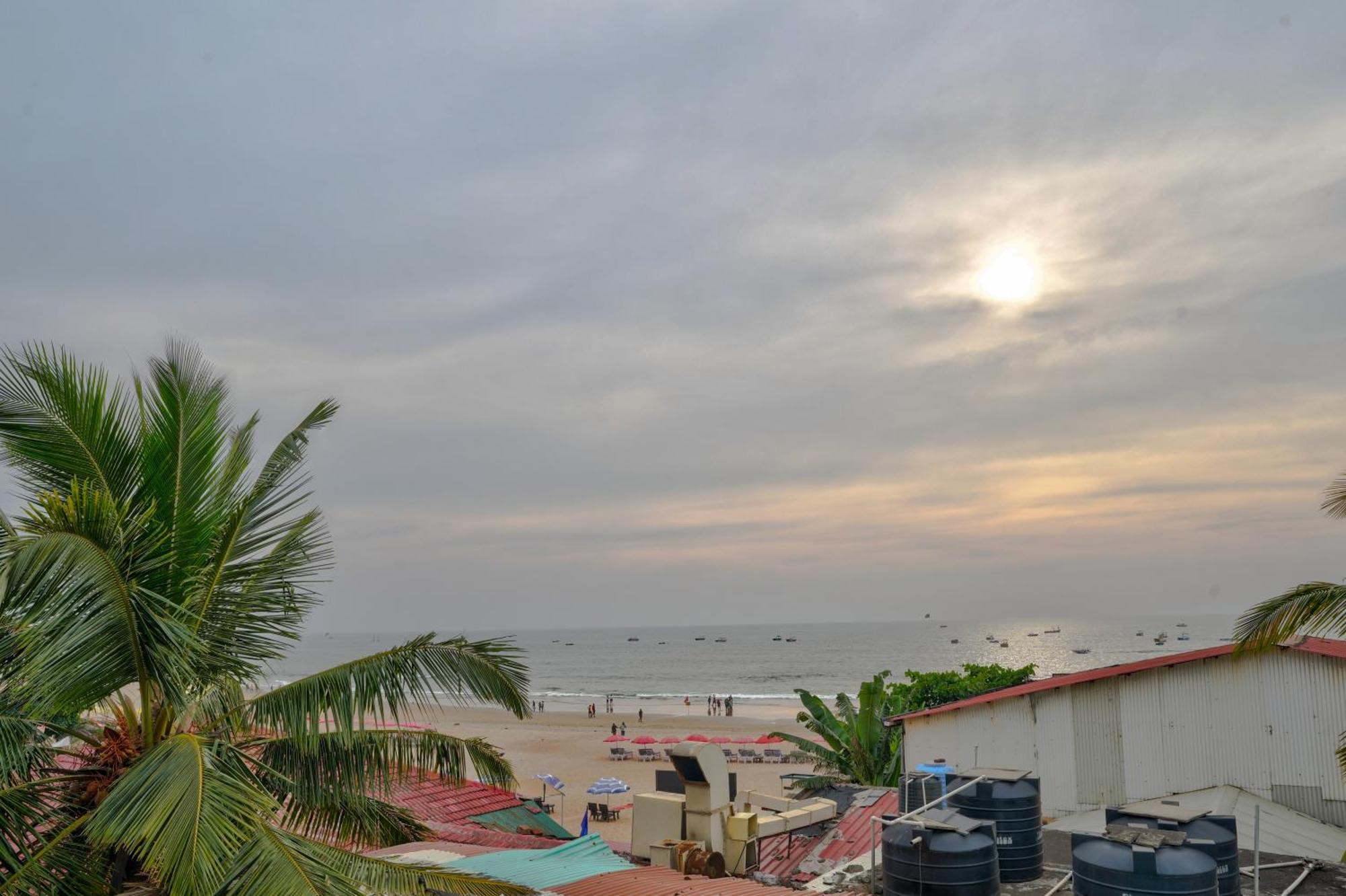 Hotel Salty Waves Baga Buitenkant foto