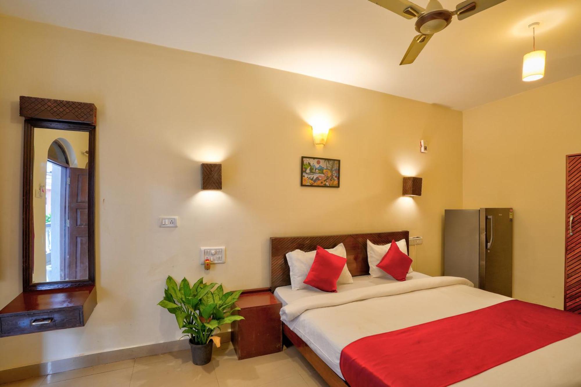 Hotel Salty Waves Baga Buitenkant foto