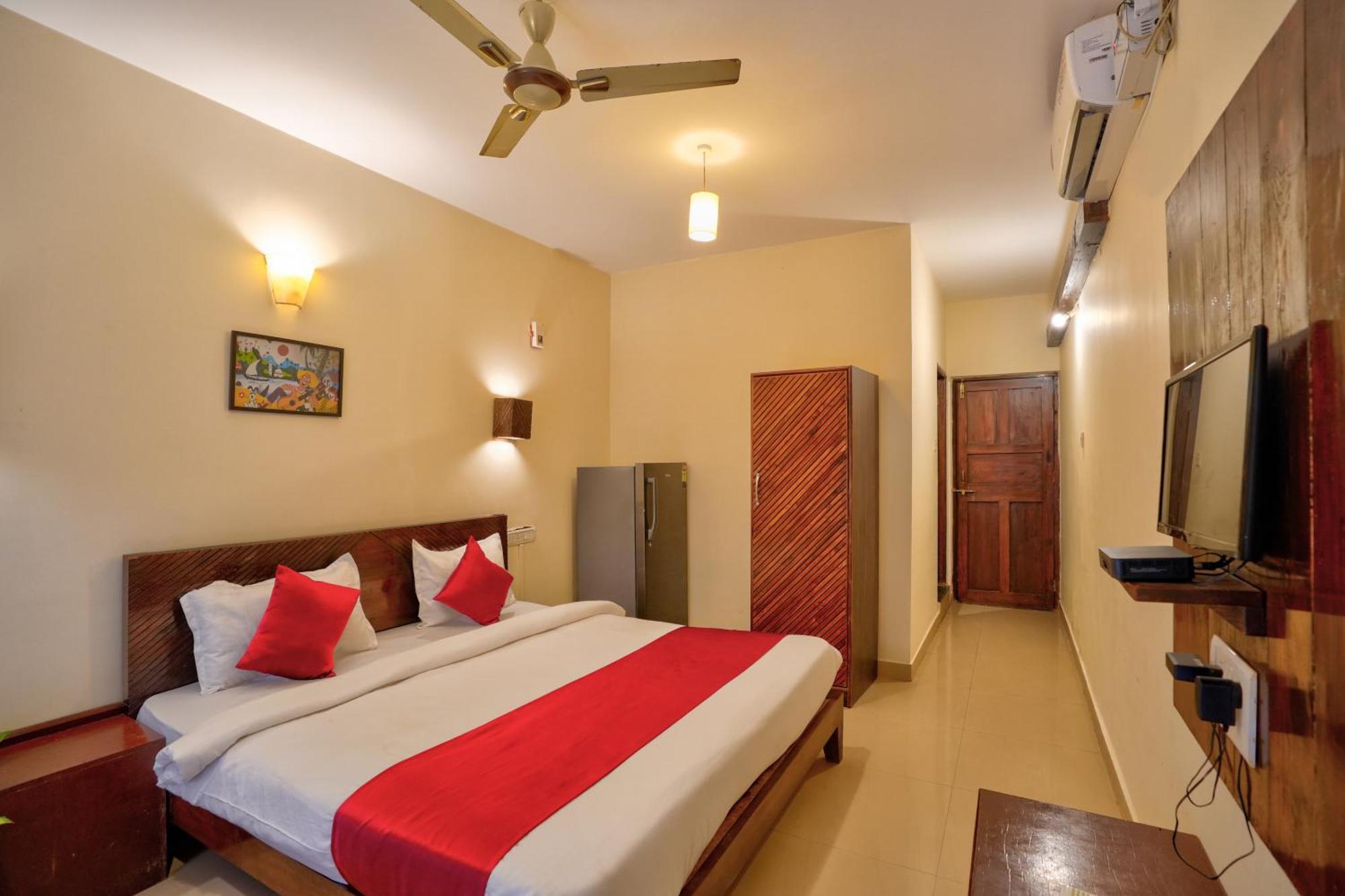 Hotel Salty Waves Baga Buitenkant foto