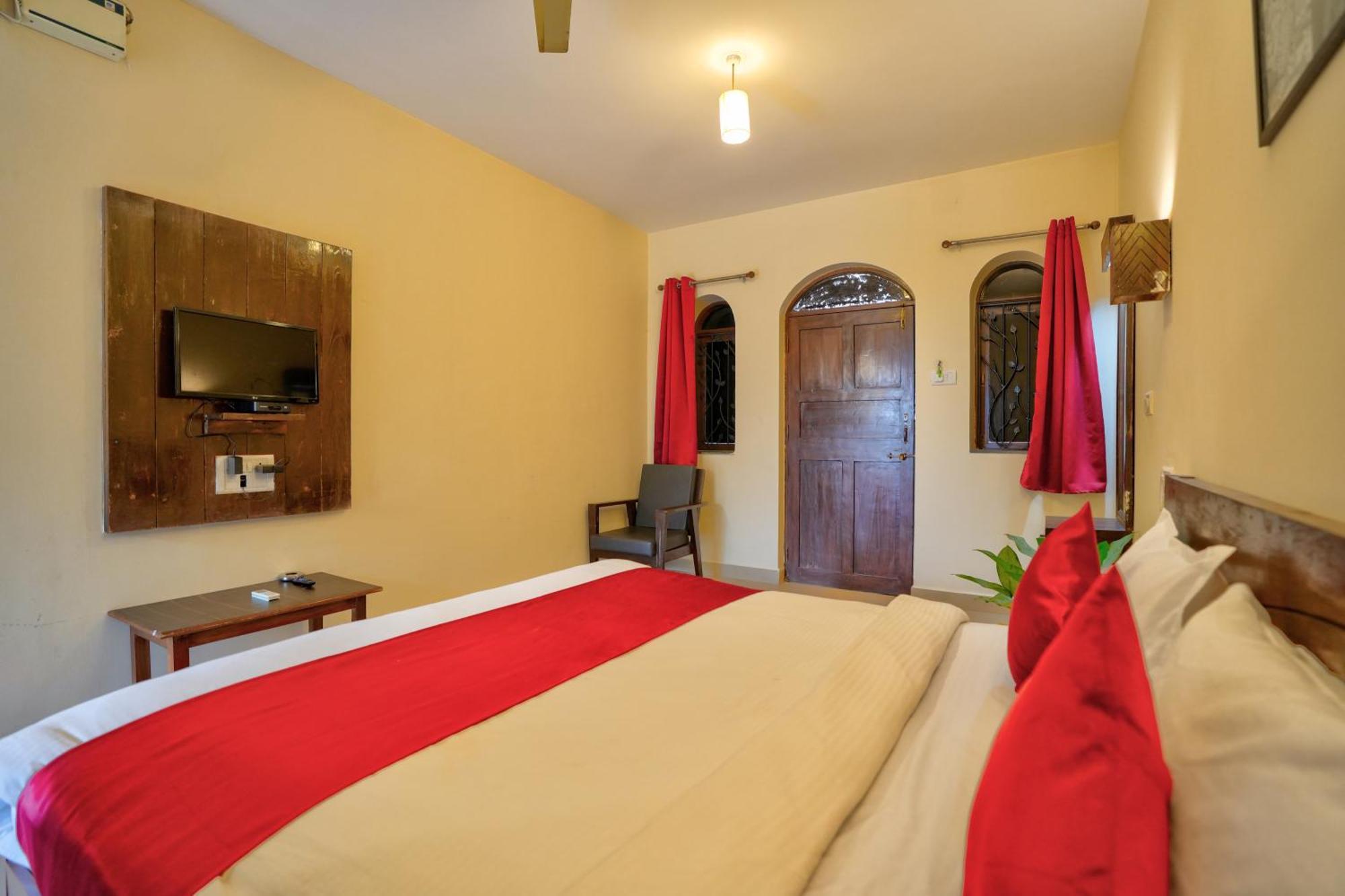 Hotel Salty Waves Baga Buitenkant foto