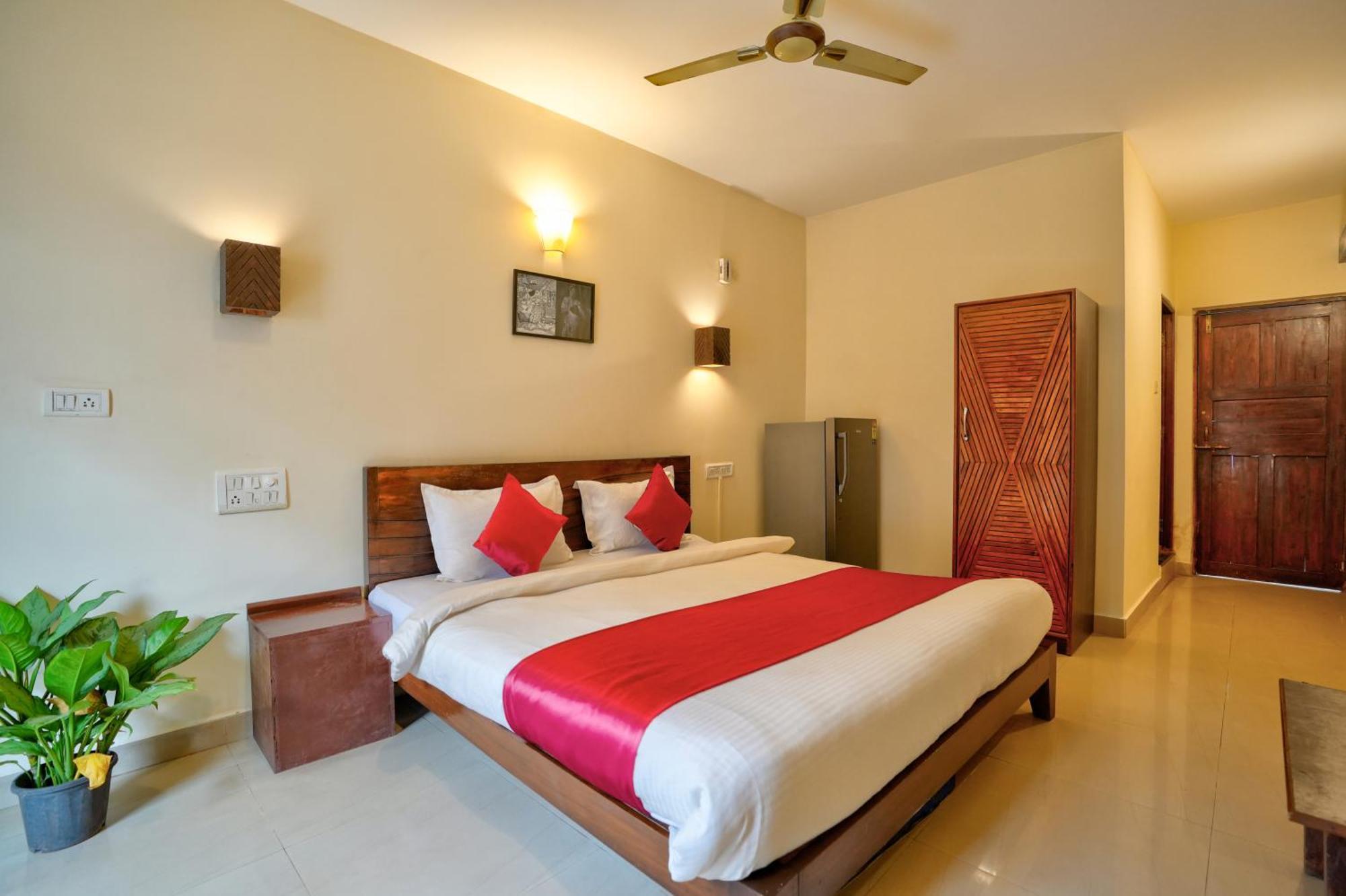 Hotel Salty Waves Baga Buitenkant foto