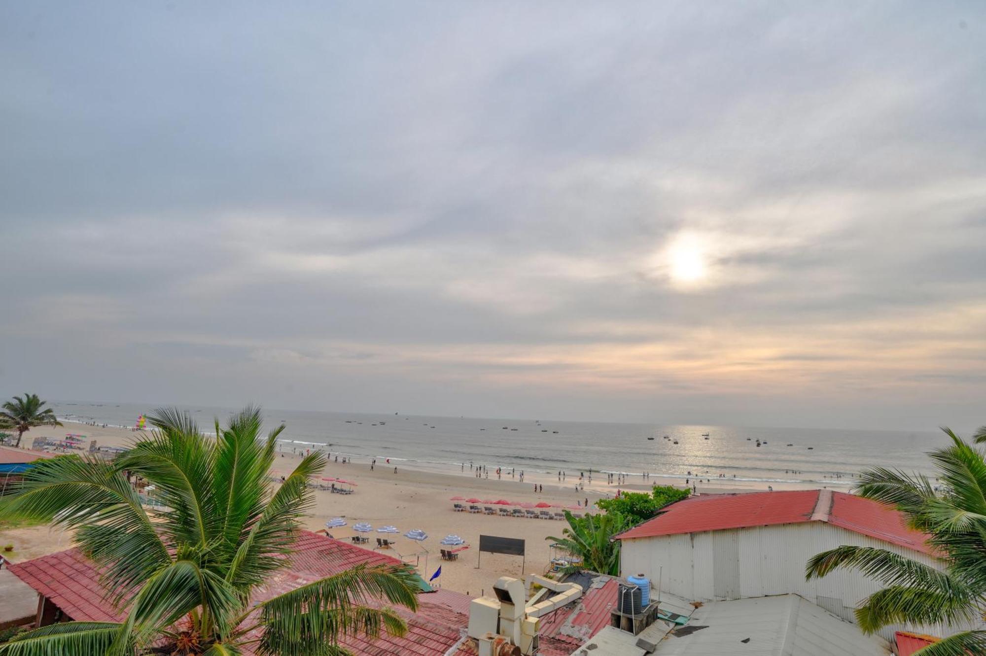 Hotel Salty Waves Baga Buitenkant foto