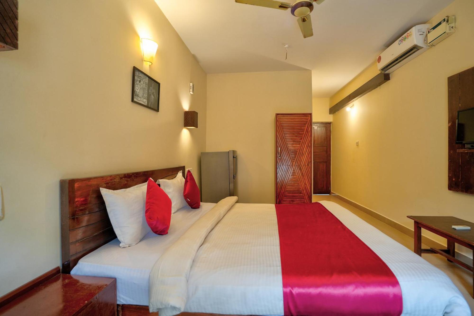 Hotel Salty Waves Baga Buitenkant foto
