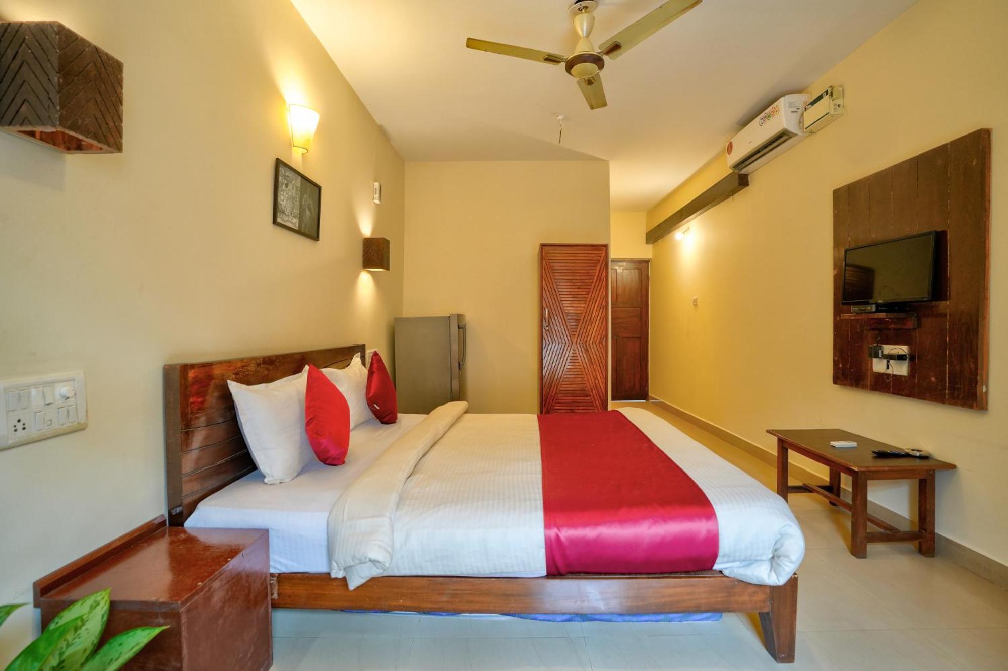 Hotel Salty Waves Baga Buitenkant foto