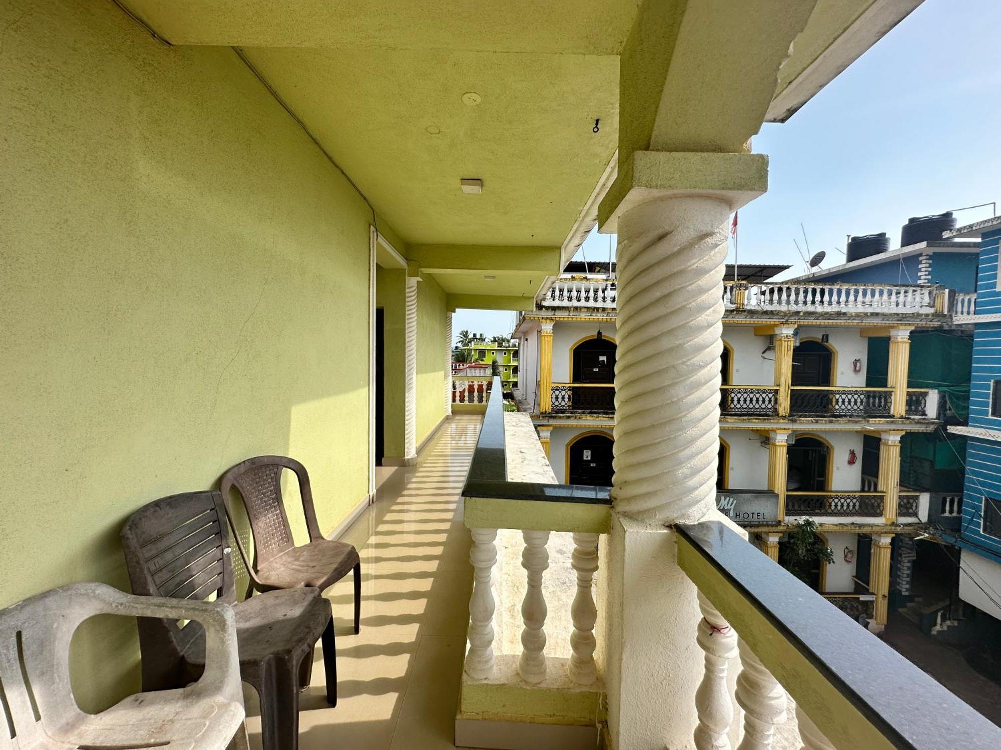 Hotel Salty Waves Baga Buitenkant foto